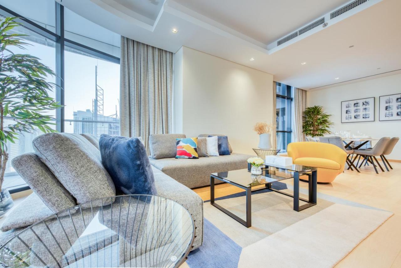 Rh- A Stylish Away From Home, Spacious 02 Bedroom Near Mall Apartment Dubai